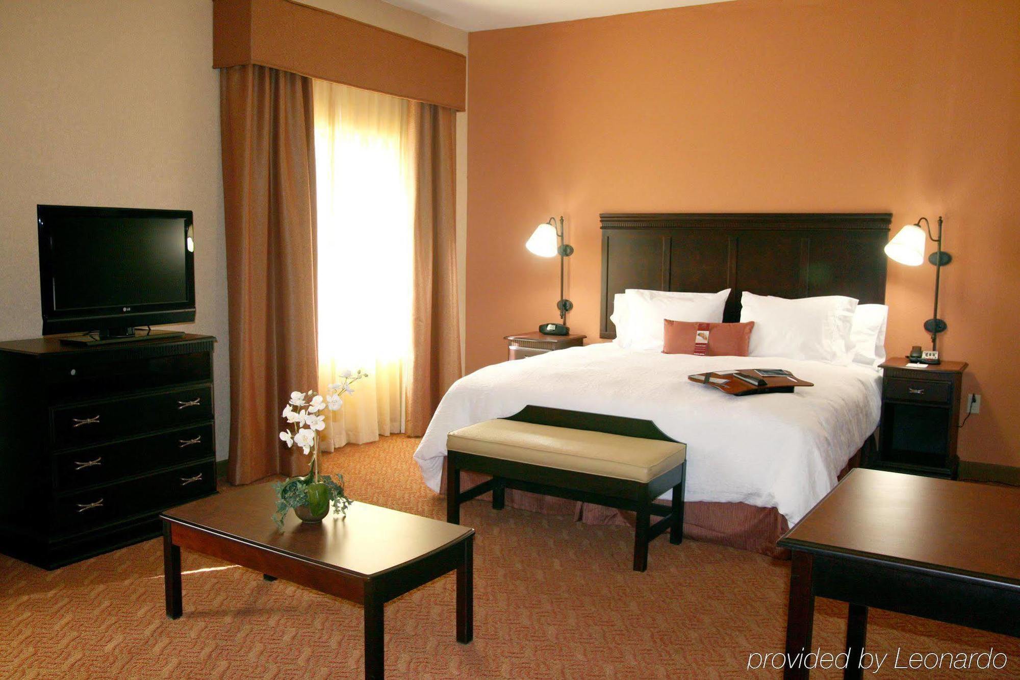 Durant Inn & Suites Room photo